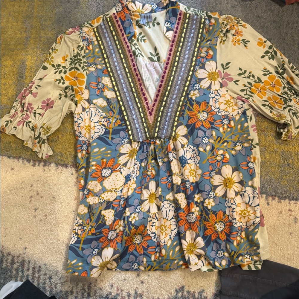 Floral V-Neck Women's Floral Blouse Bl^nk